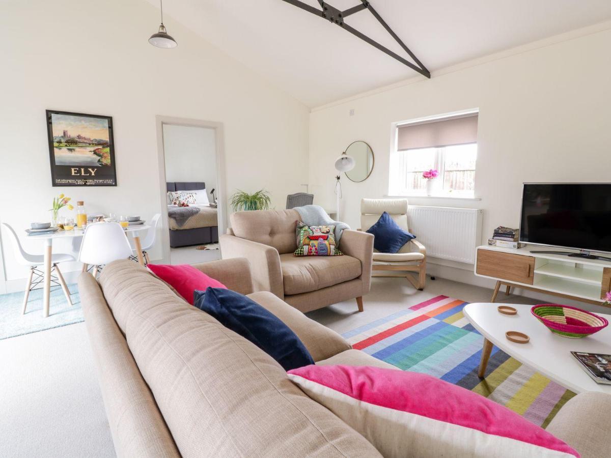 Oak Cottage At Gravel Farm Stretham Bagian luar foto